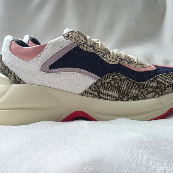 Gucci Women's Sneakers - Picture 5 of 5